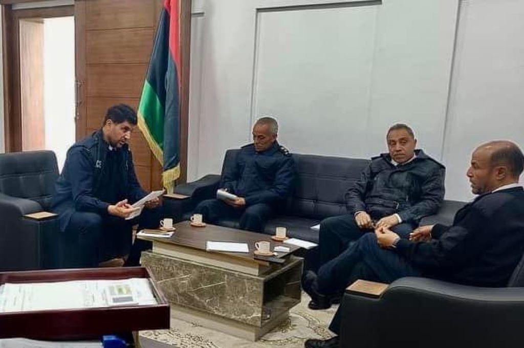 رويترز : الوطنية للنفط تؤكد أن الأحوال الجوية تعرقل صادرات البلاد من النفط