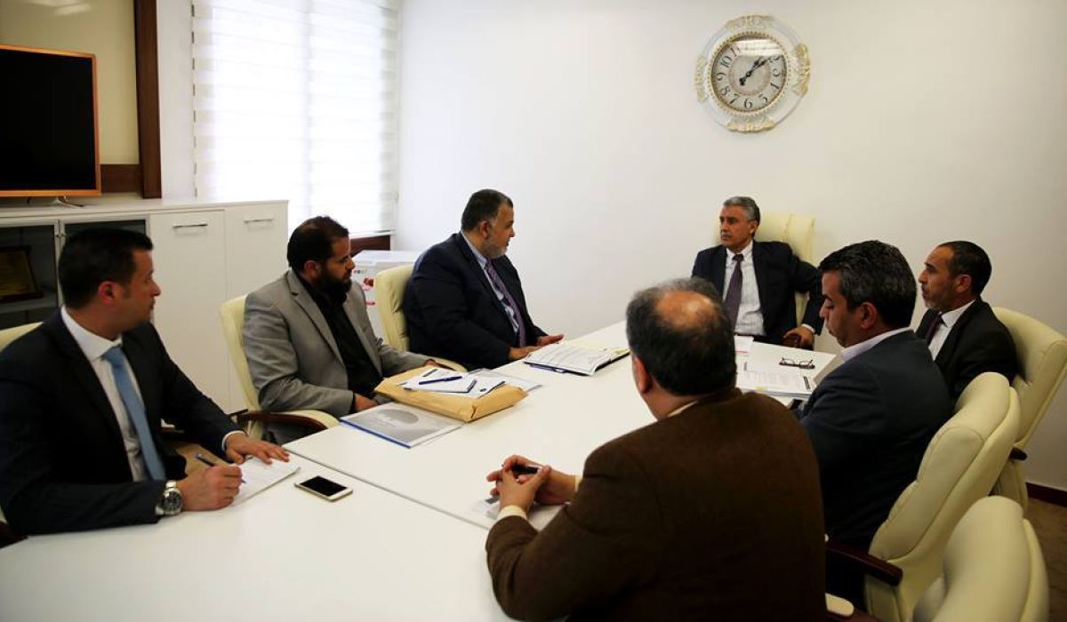 أمين عام مجلس الوزراء يبحث المعوقات التي تواجه مصلحة الأملاك العامة