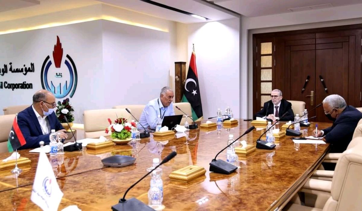 خلال اجتماعه مع المساهمين بالشركة الليبية للأسمدة "لايفكو" ..صنع الله يشدد على إتباع أفضل المعايير لسلامة العامة