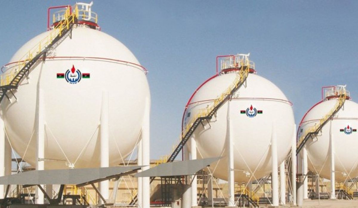 شركة البريقة تطالب الأطراف المتنازعة بالابتعاد عن منشآت الوقود والسلع الاستراتيجية