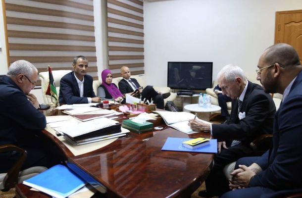 800 مليون دينار من مركزي البيضاء لتغطية مرتبات شهريْ يوليو وأغسطس