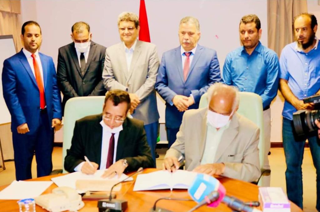 "الكبير" يتفق مع عدد من الخبراء على عمل إصلاحي متكامل والتكاثف لإعادة انتاج النفط