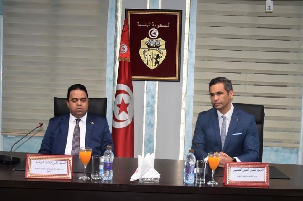 خاص: المركزي يؤكد وصول 12 مليون إلى الكفرة..واستمراره في إرسال شحنات أخرى إلى غات ومدن الشرق الليبي