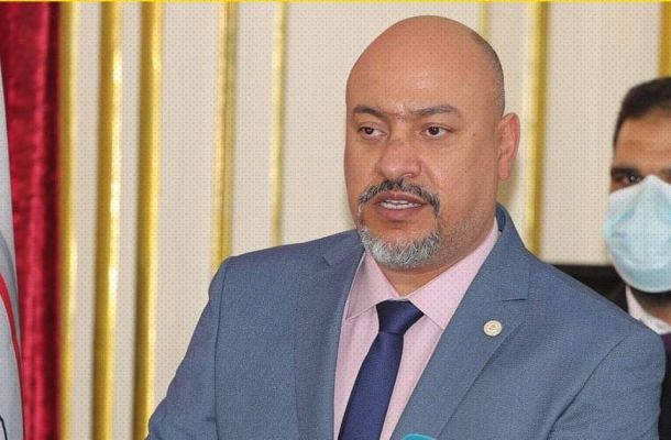 خاص.. فريق السيولة يسلم 30 مليون إلى فروع الوحدة بالمنطقة الغربية والجبل الغربي