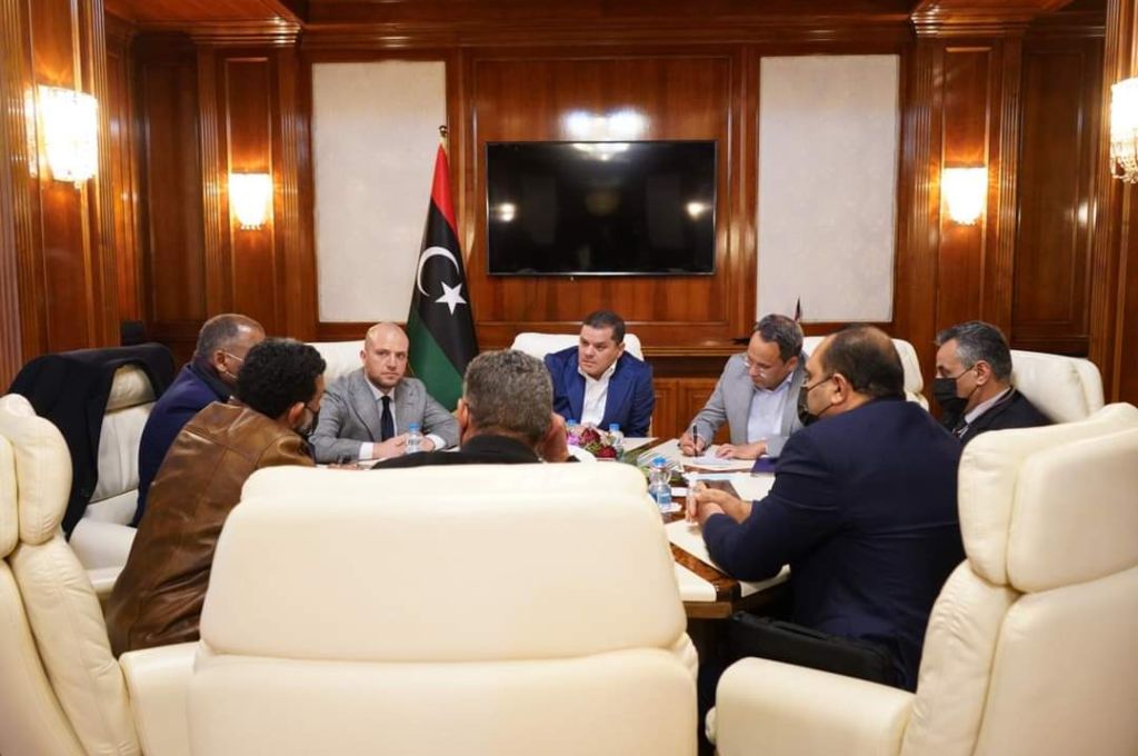 "الحويج" يطالب المجتمع الدولي برفع التجميد عن الأموال الليبية بالخارج إلى جانب المساعدة في بناء قطاع الخدمات
