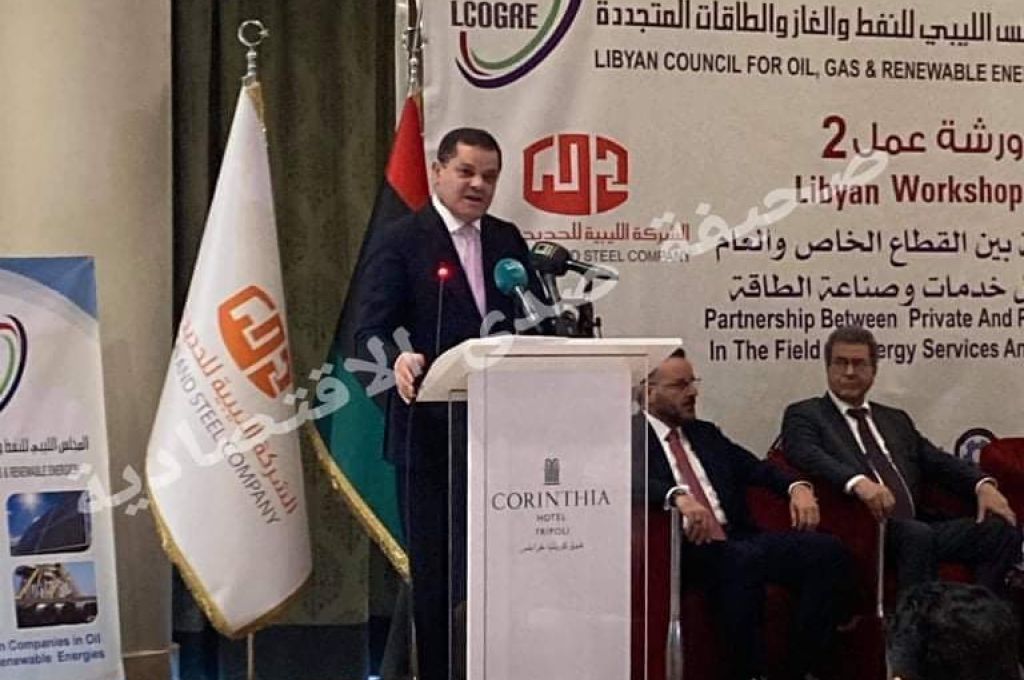 سبوتنيك: من بينهم ليبيا.. خبراء يوضحون أسباب تذبذب أسعار النفط واحتمالية بلوغه 100 دولار