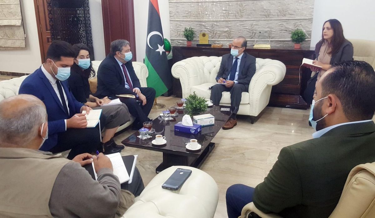 شنبارو يجتمع مع السفير الإسباني لمناقشة عدد من المشروعات