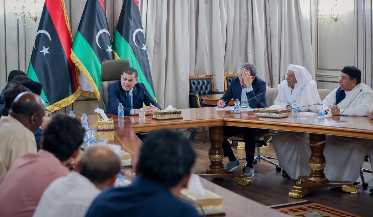 الدبيبة يلتقي أعيان وحكماء والمجلس البلدي بمنطقة الشويرف