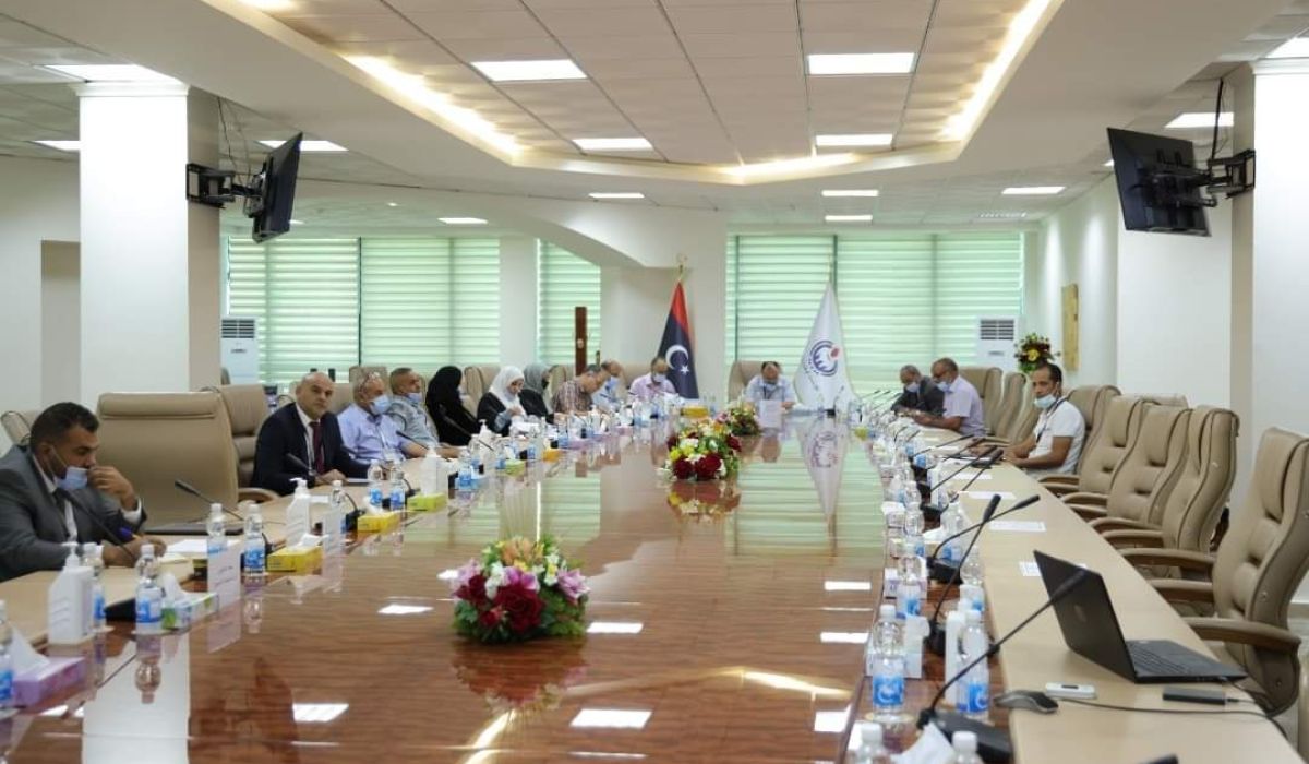 شركة رأس لانوف لتصنيع النفط والغاز تناقش المشاريع الرأسمالية المُرحّلة والجاري تنفيذها