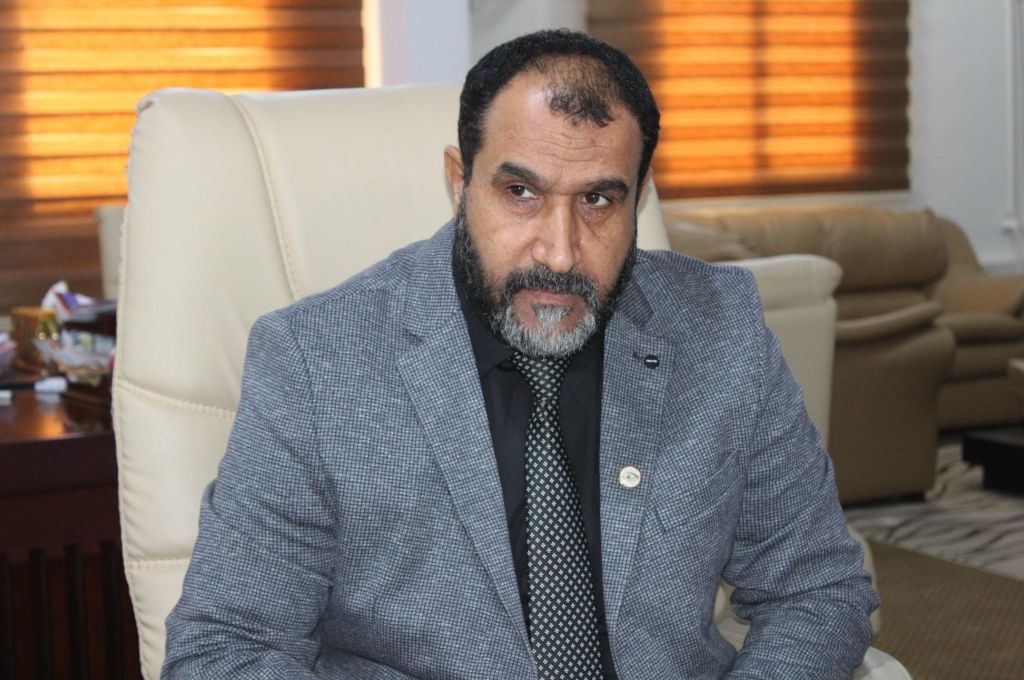 رئيس هيئة الرقابة الإدارية بالبيضاء يجري اجتماعاً بشأن إنجاز التقرير السنوي لعام 2020