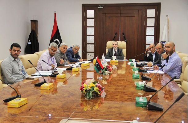 بلديةُ غريان تستقبل السيولة النقدية