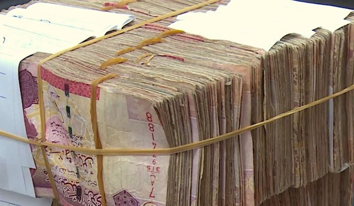 خاص.. المالية تكشف لصدى ما تتضمنه مرتبات مايو