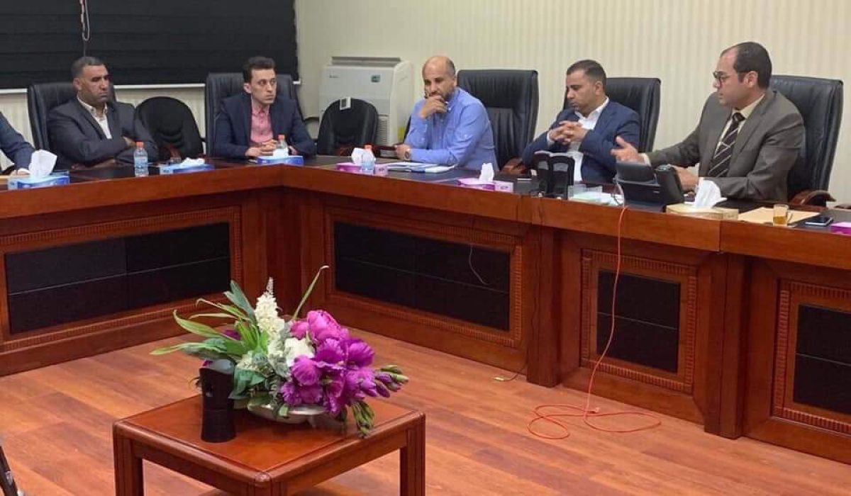 عبد الجليل يؤكد في اجتماع لجنة الطوارئ على توفر كافة السلع الأساسية لرمضان وما بعده