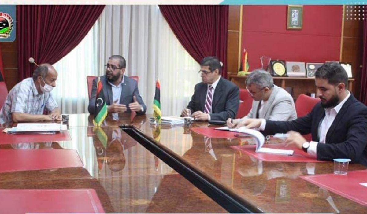 الصحة تبحث مع رئيس جهاز الإمداد الطبي وضع المخزون الاستراتيجي للأدوية واللقاحات المضادة لفيروس كورونا