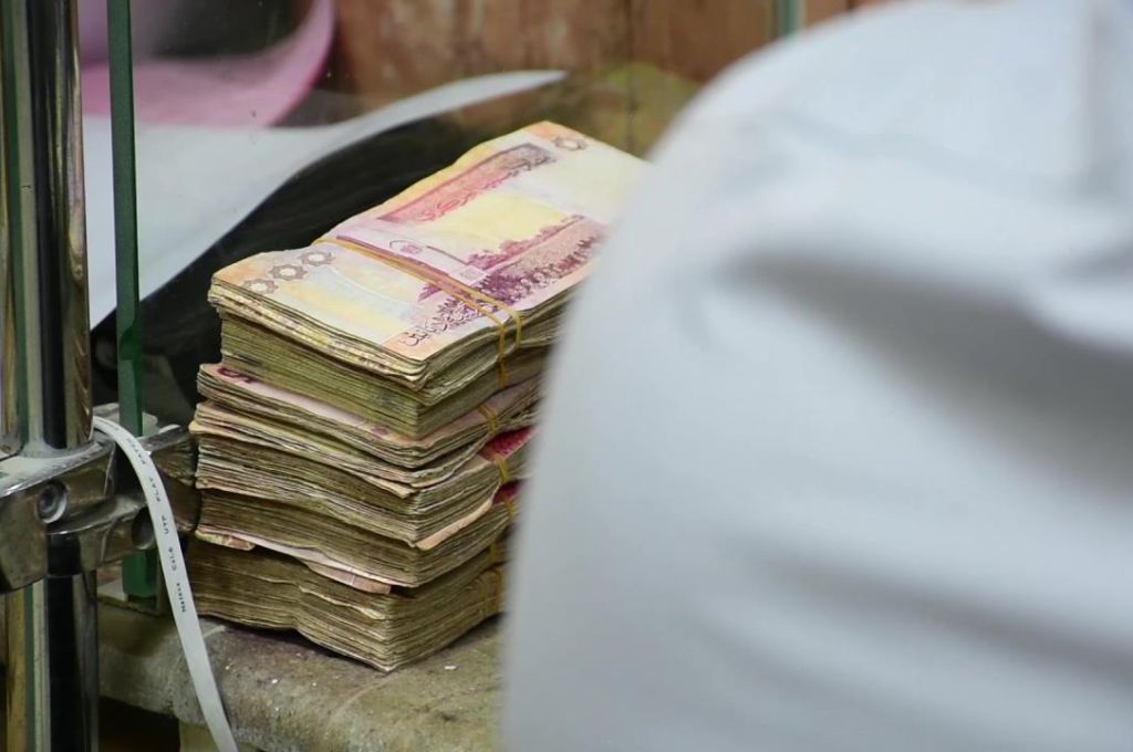مصرف اليقين يلتقي وفداً من شركة هاتف ليبيا لبحث سبل التعاون المشترك