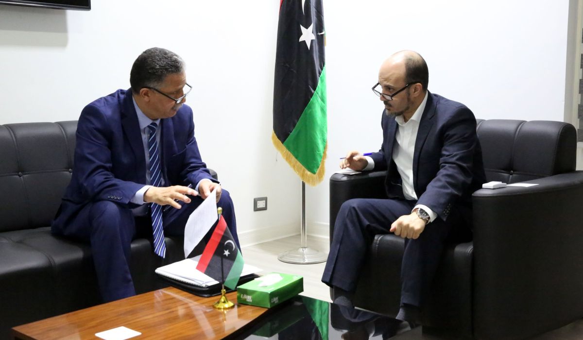 توسعة مطار معيتيقة وفتح خط بحري بين ليبيا وتونس محور لقاء عماري ووزير المواصلات