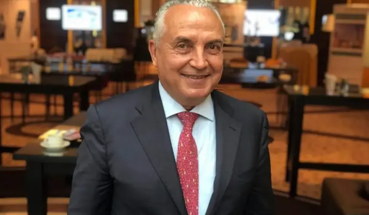 "حسني بي": عرض المشكلة الاقتصادية والمالية