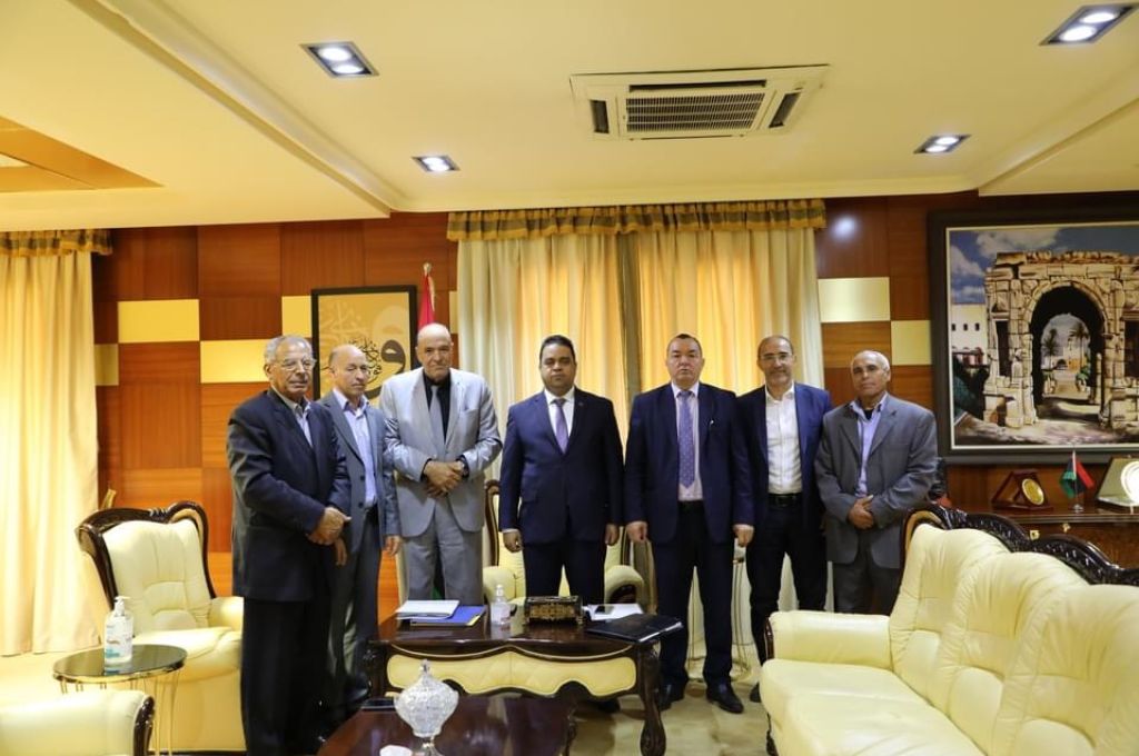 بلدي ترهونة يناقش آلية تحصيل الايرادات المحلية