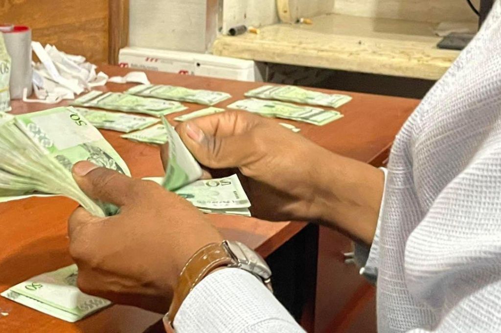 خاص.. "الحاراتي": تجاهل كافة السلطات في ليبيا حق الاقتصاد الليبي ينعكس سلباً على قيمة الإيراد العام للدولة