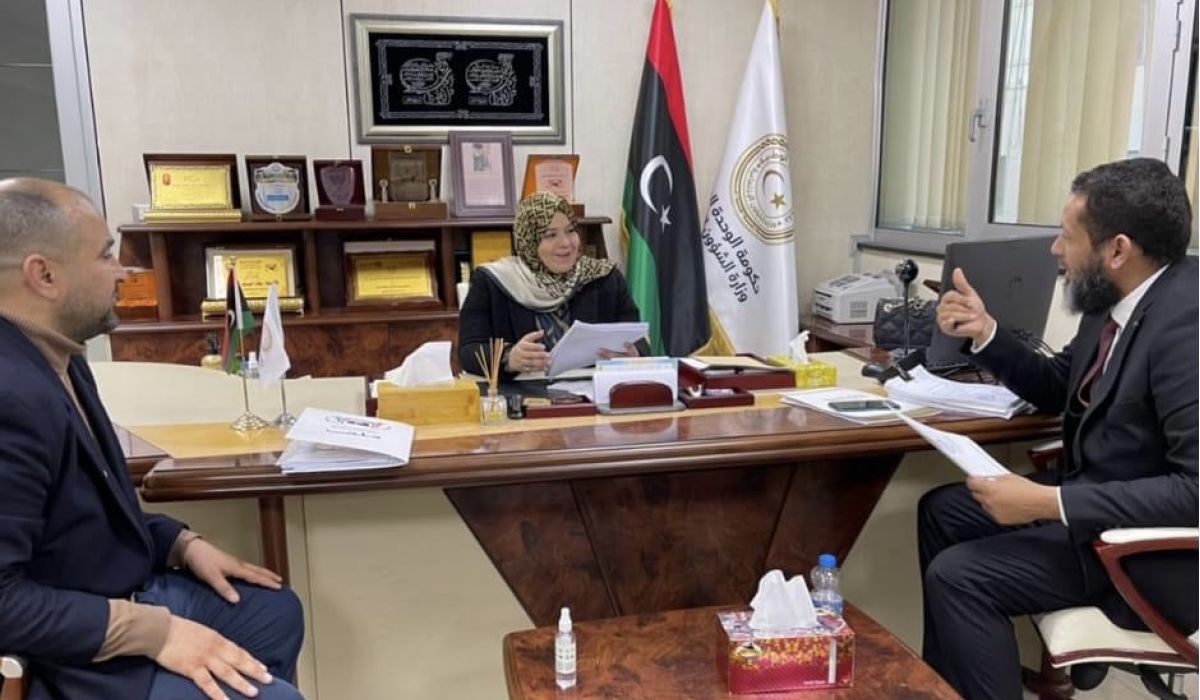 وزيرة الشؤون الاجتماعية تجري اجتماعاً لمتابعة صرف مبالغ بدل الإيجار للأُسر النازحة