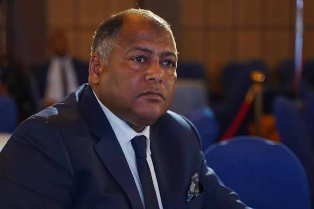 خاص.. فريق السيولة بالمركزي يفصح لصدى عن تسليم فروع التجاري بالجبل الغربي 26 مليون