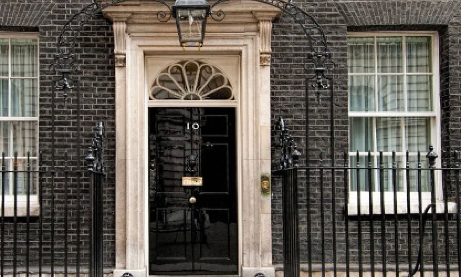 صحيفة بريطانية : هكذا يسعون رجال أعمال بريطانيين إلى الاستثمار في سرت مما يثير غضب بوريس جونسون