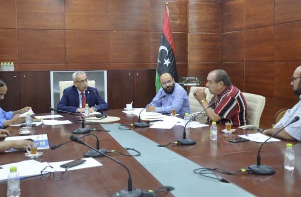 "عون" يناقش مع وزير الدولة بالثروة النفطية بجمهورية نيجيريا المخططات المستقبلية لشبكات نقل النفط والغاز بالقارة الأفريقية
