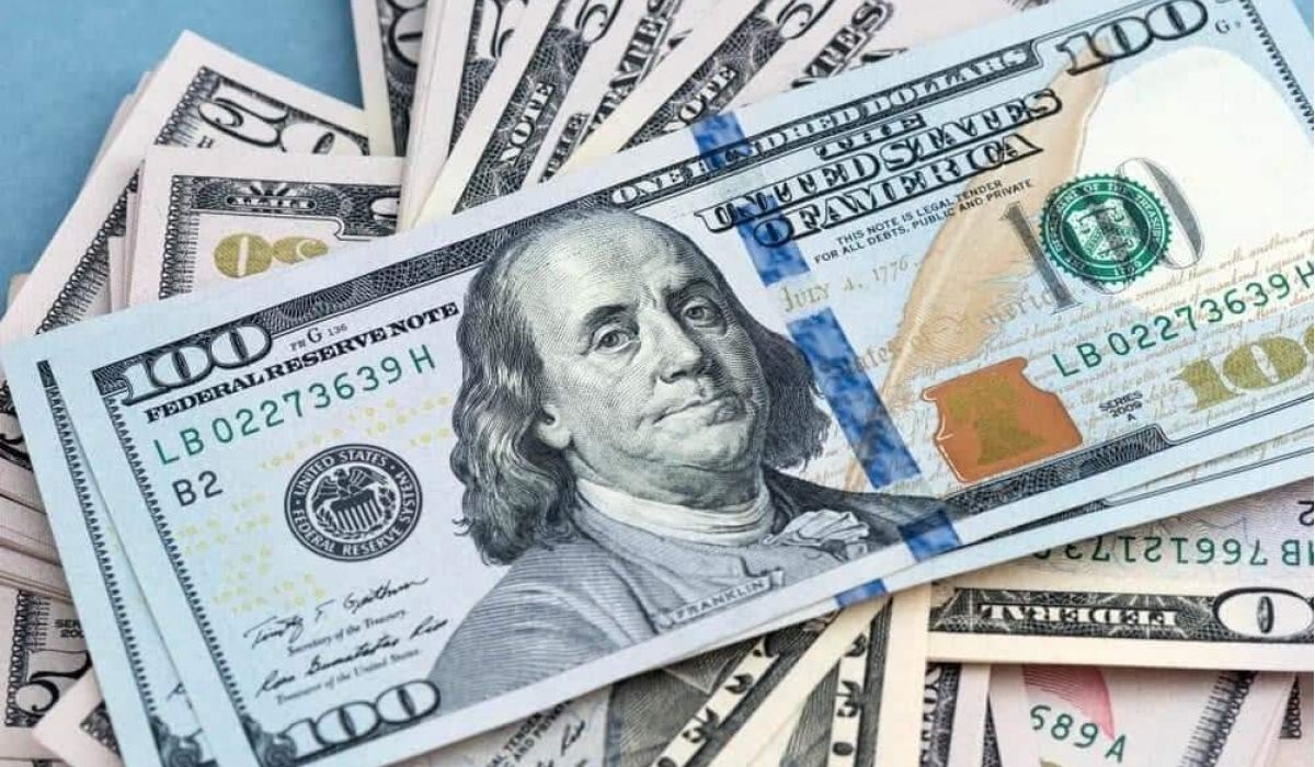 الدولار يسجل ارتفاعا نسبيا بالسوق الموازي