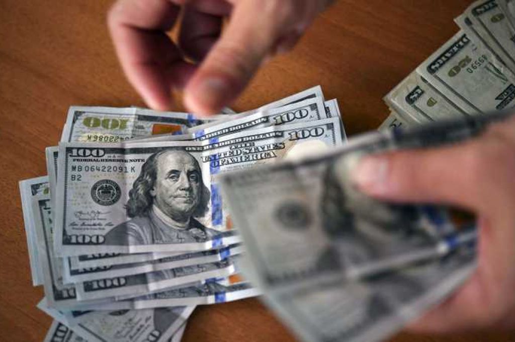 "أوراسيا ريفيو" يكشف عن حجم الفساد والخسائر المالية غير المشروعة في ليبيا سنويا .. وهذه ما يصدر عن المصرف المركزي