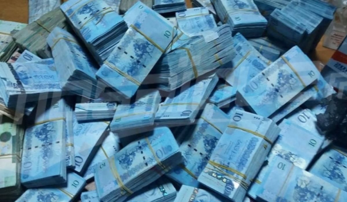 مصرف الجمهورية فرع أبي الأشهر يعلن توزيع السيولة غداً على نازحي المطار وقصر بن غشير