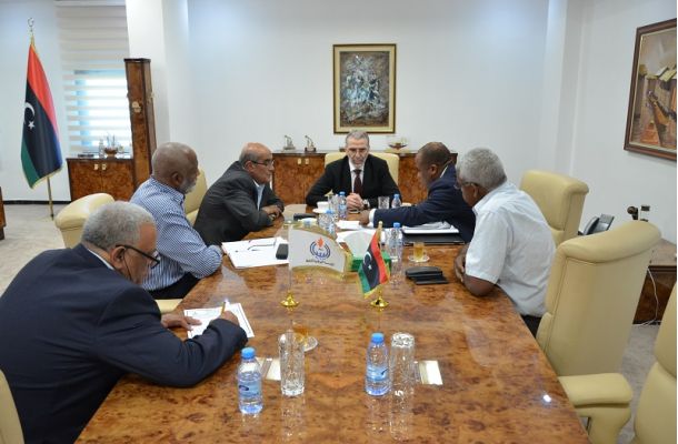 بلدية سبها تستلم مشروع إقامة 25 بئرا