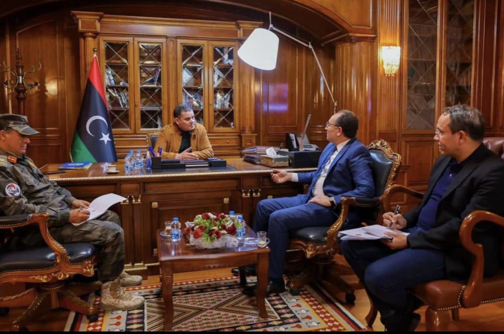 الدولار يسجل ال5 بالسوق الموازي