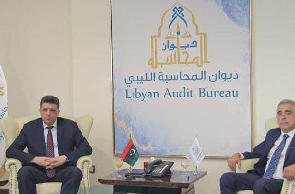 الوطنية للنفط تبحث ملفات التعاون المشترك مع شركة الكهرباء وجهاز الطاقات المتجددة