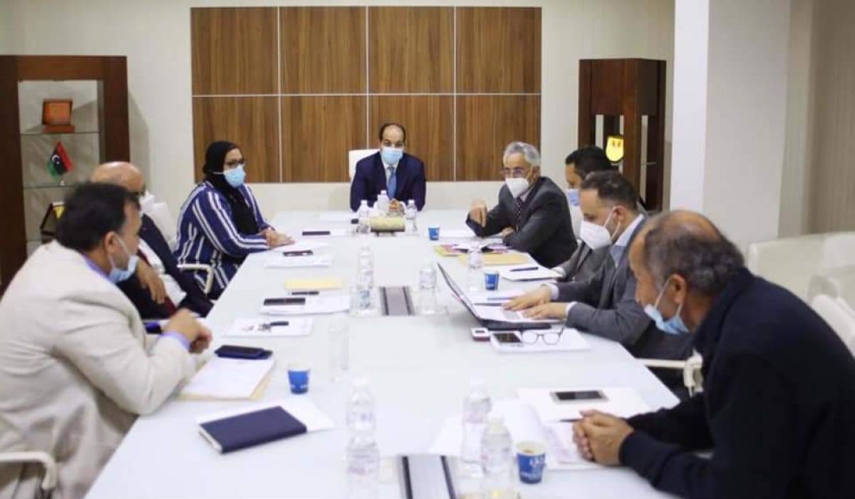 معيتيق يلتقي مع أعضاء اللجنة العملية الاستشارية لمكافحة جائحة كورونا