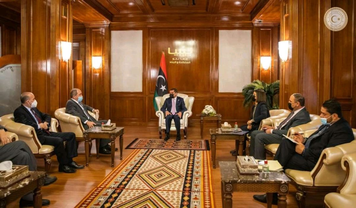 الدبيبة يلتقي وفدا جزائرياً لمناقشة جملة من المواضيع