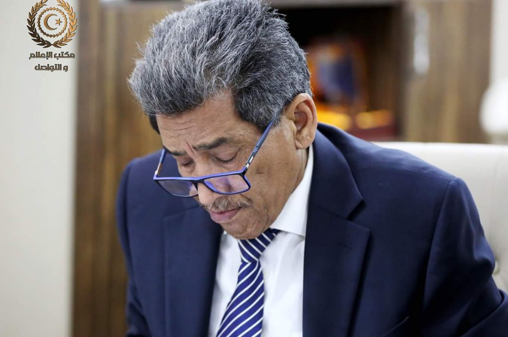 "شكشك" يوقف ستة مسؤولين بجهاز الطب العسكري ويتحفظ على ملايين مصروفة بالزيادة بحسابات عدد من الشركات