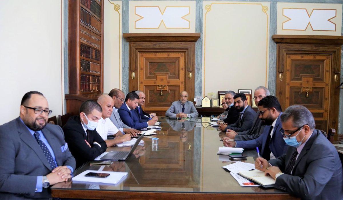 "الكبير" يعقد اجتماعاً هاماً مع المصارف التجارية ويشدد للقيام بدورها في احياء النشاط الاقتصادي وتمويل المشروعات وفق آجال محددة