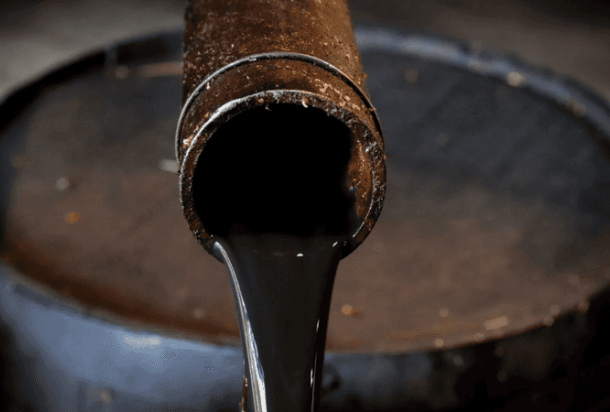 موقع اقتصادي: من المهم أن تعمل مؤسسة النفط على جذب استثمارات إضافية لمضاعفة الانتاج في ليبيا