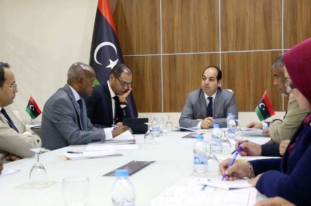 وزارة الاقتصاد بالحكومة المؤقتة تؤكد عزمها توفير السلع الأساسية للمواطنين بدرنة في القريب العاجل