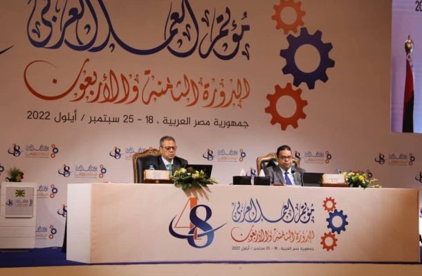 "الديوان" يوضح إجمالي الدين العام إلى جانب العجز بميزان المدفوعات وإستنزاف للاحتياطيات