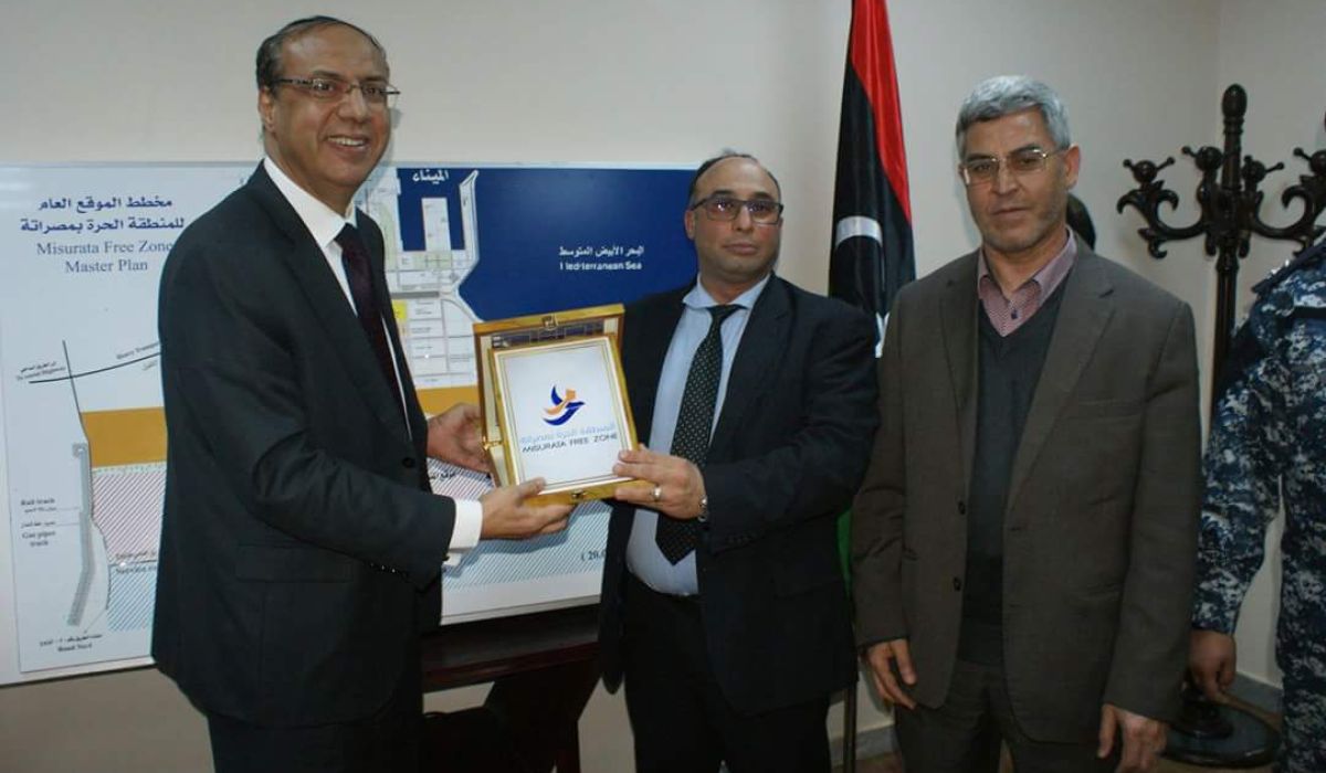 وزير الاقتصاد يزور المنطقة الحرة بمصراته