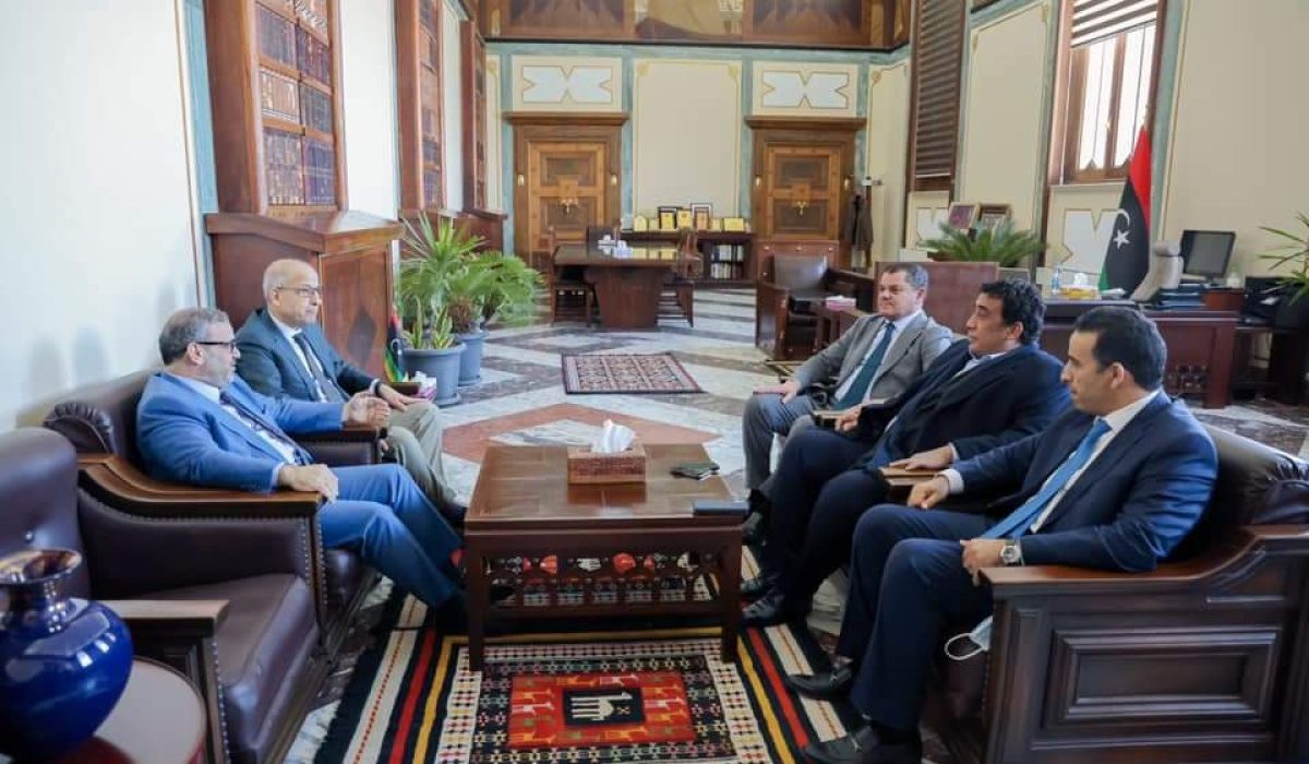 اجتماع للإطلاع على جهود توحيد مصرف ليبيا المركزي إلى جانب متابعة الأوضاع المالية والاقتصادية في البلاد