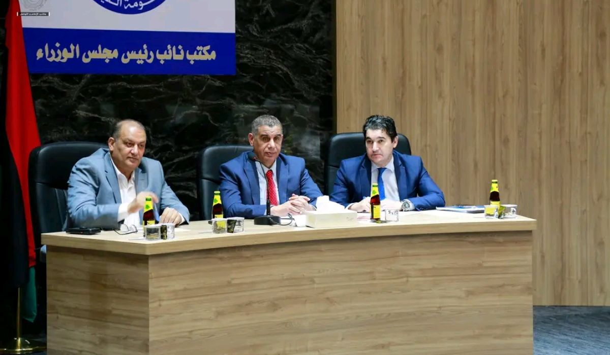 خلال اجتماعه مع بلدي مرادة "القطراني" يؤكد على ضرورة تقديم كل التسهيلات للبلدية التي ستمكّنها من تقديم خدماتها للمواطن