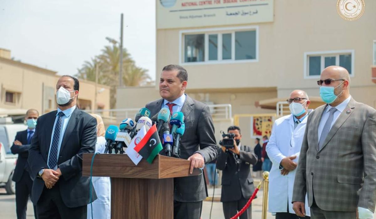 الدبيبة يعلن عن انطلاق الحملة الوطنية للتطعيم ضد فيروس «كورونا» بتلقى أول جرعة من اللقاح