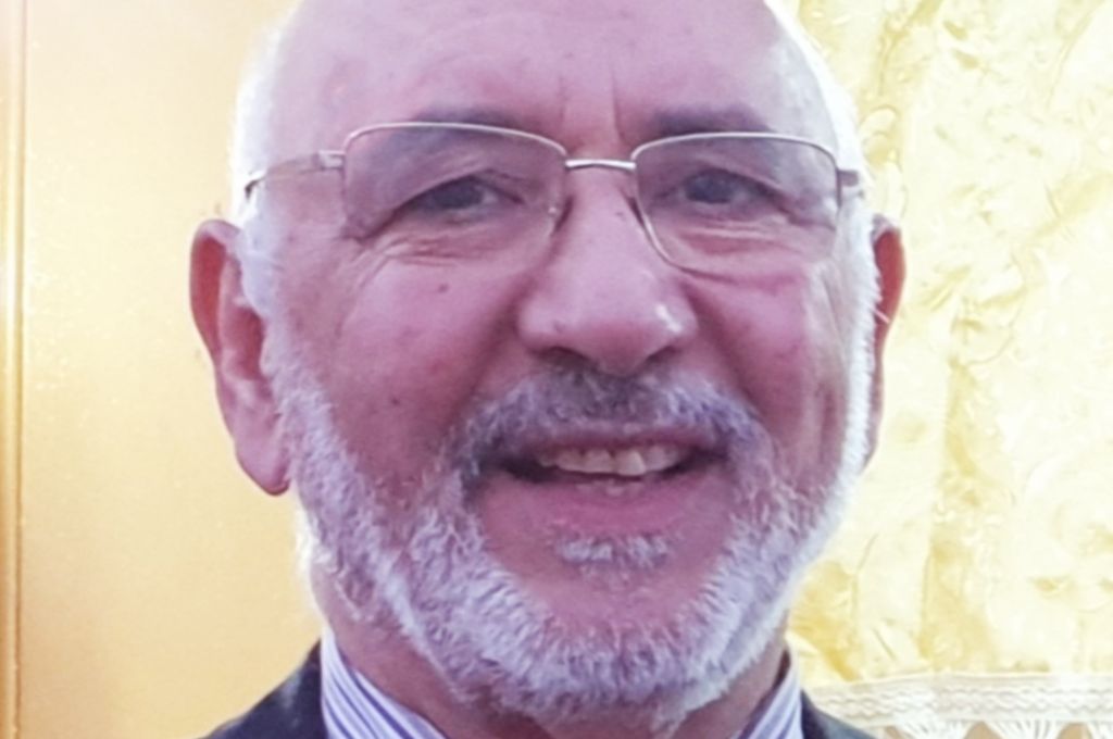 مراقب حقل النافورة يناقش كيفية إيجاد حل لاستمرار إمدادات المياه للحقل