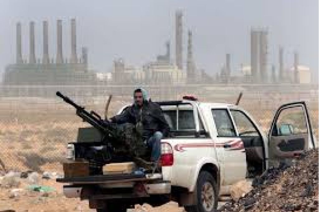 رئيس مصلحة المطارات يبحث مع بلدي غدامس استئناف عمل مطار المدينة