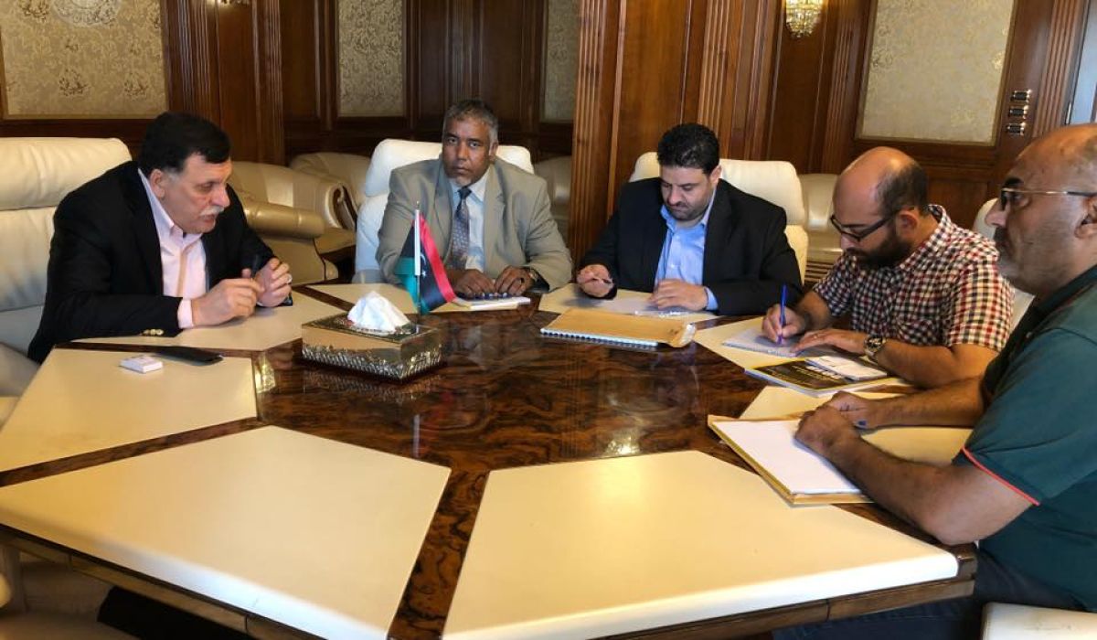 السراج يجتمع بوزير الحكم المحلي وعميد بلدية سوق الجمعة ومسؤولي شركة الخدمات