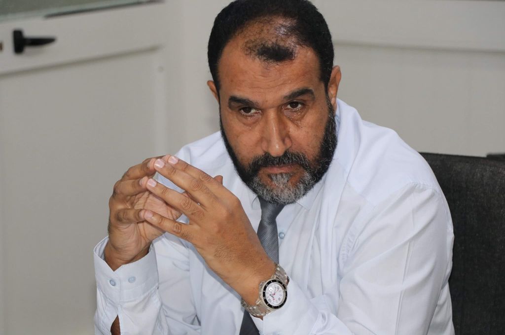 موظف سابق يتحدث عن تجاوزات بالشركة الليبية للحديد والصلب ويطالبها بمنح فرصة للتجار