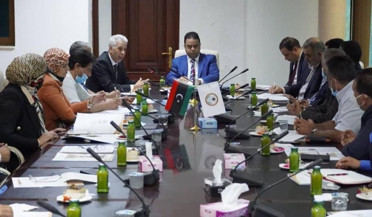 العابد يناقش خطة وزارة العمل للتدريب وحصر العمالة