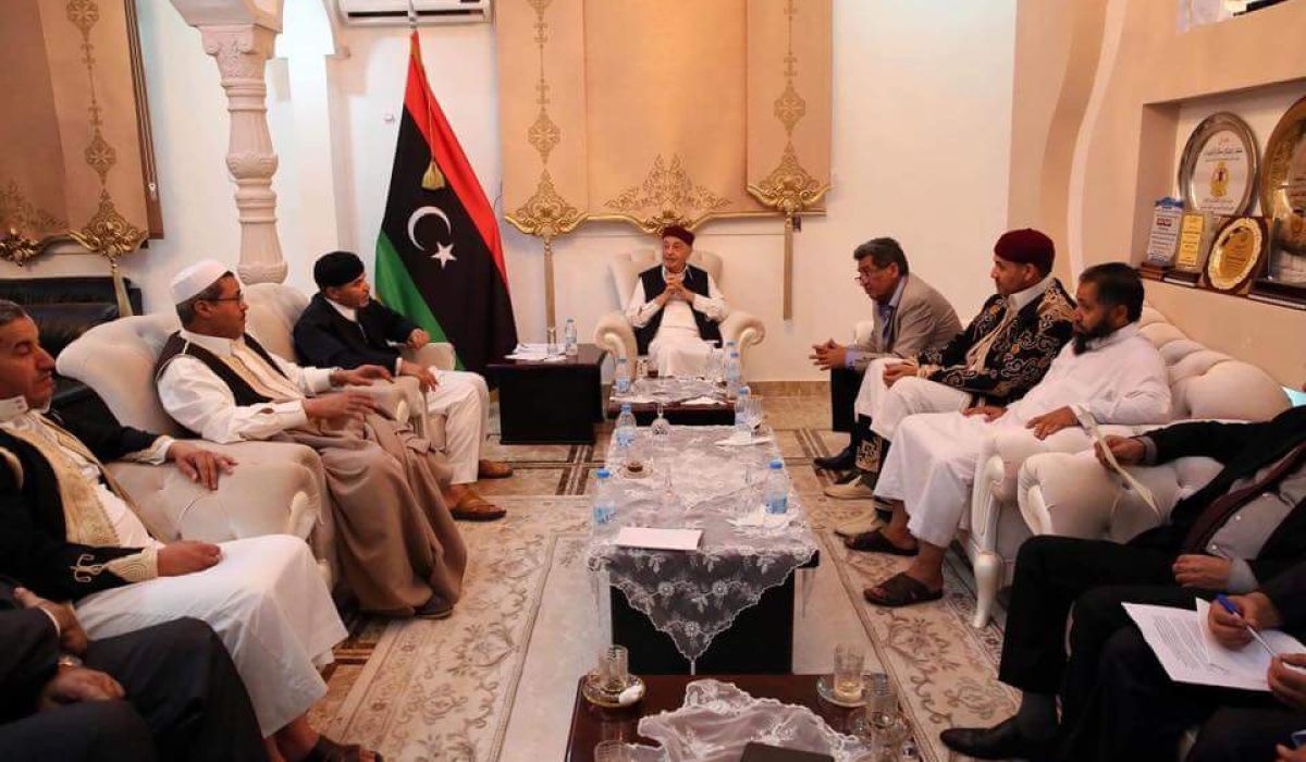 عقيلة صالح يناقش مع مسؤولي المؤقتة الترتيبات الجديدة لعمل مصرف ليبيا المركزي